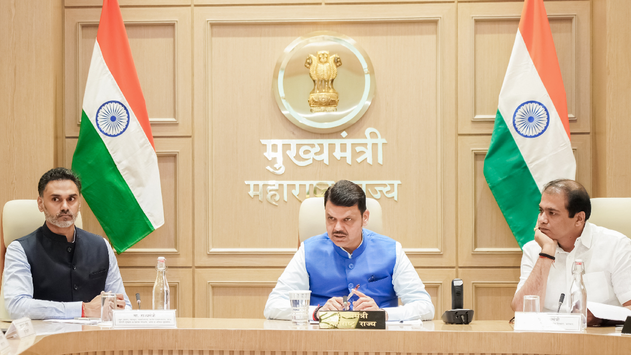 “नवीन फौजदारी कायद्यांच्या अंमलबजावणीत महाराष्ट्राला…”; CM देवेंद्र फडणवीसांचे निर्देश “नवीन फौजदारी कायद्यांच्या अंमलबजावणीत महाराष्ट्राला…”; CM देवेंद्र फडणवीसांचे निर्देश