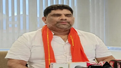 Maharashtra Politics: “सत्ताधारी पक्षातील कुठल्याही…”; ठाकरे गटाचे नेते वैभव नाईकांचे मोठे विधान