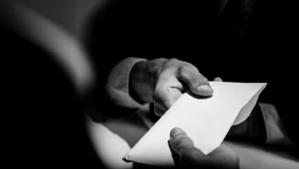 Crime News: वारसा नोंद करण्यासाठी लाच मागितली अन् तलाठी फसला; ACB ने थेट…