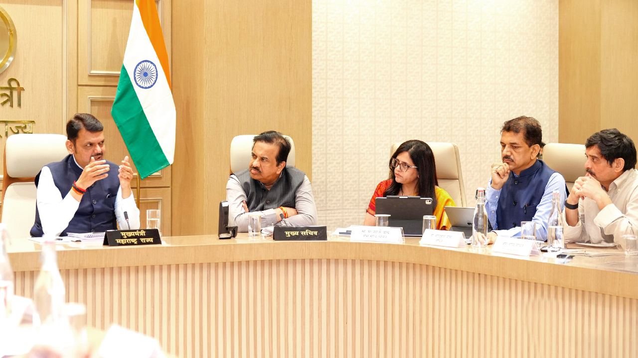 Devendra Fadnavis: “भाविकांच्या सुरक्षेला प्राधान्य देण्यासाठी…”; मुख्यमंत्री फडणवीसांचे निर्देश