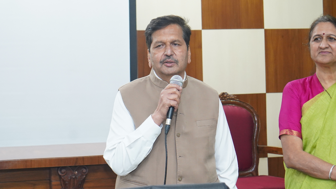 Mangal Prabhat Lodha: पत्रकारांसाठी ‘एआय’चे….; काय म्हणाले मंत्री मंगल प्रभात लोढा?