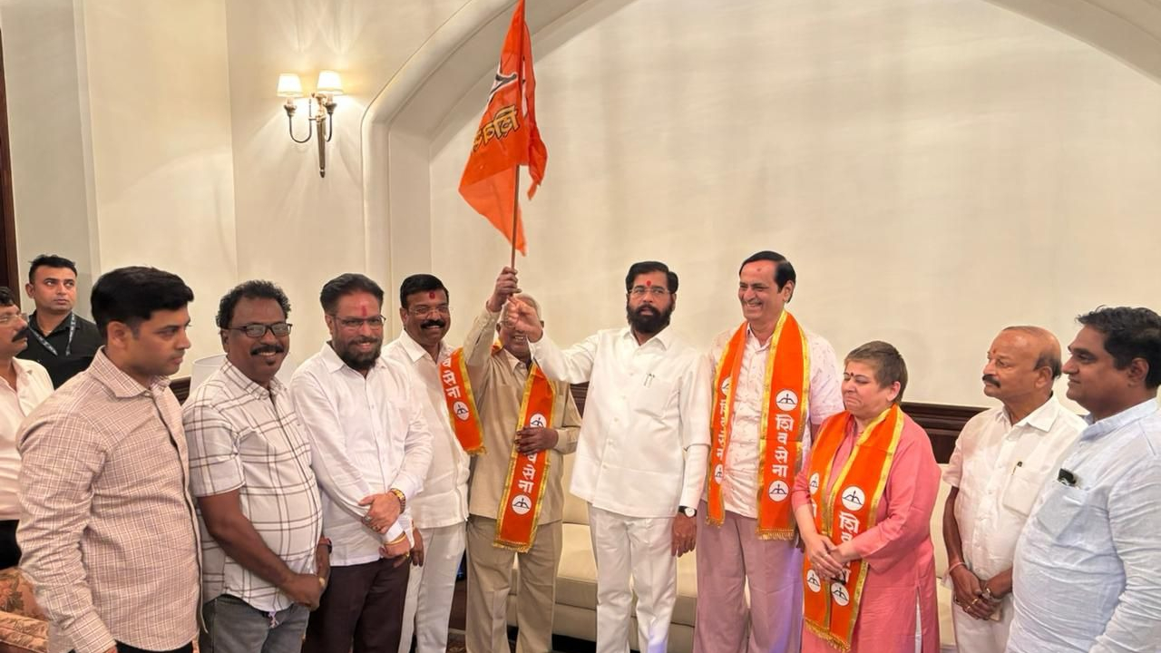 ठाण्यात भाजपला मोठा धक्का; रवींद्र चव्हाणांच्या कार्यपद्धतीला कंटाळून 5 नगरसेवकांनी उचलले मोठे पाऊल