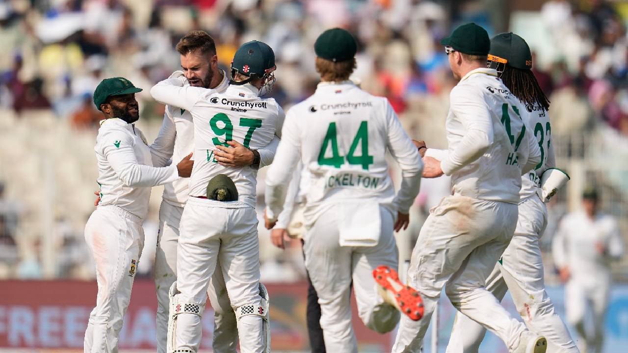 IND vs SA 2nd Test : गुवाहाटी कसोटीपूर्वी दक्षिण आफ्रिकेला दुहेरी झटका! ‘हे’ स्टार गोलंदाज जखमी; वाचा सविस्तर 