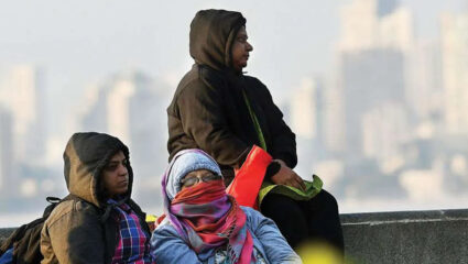 पुणेकरांनो स्वेटर काढू नका! शहरात थंडीचा कडाका कायम; काय सांगतो Weather Report?