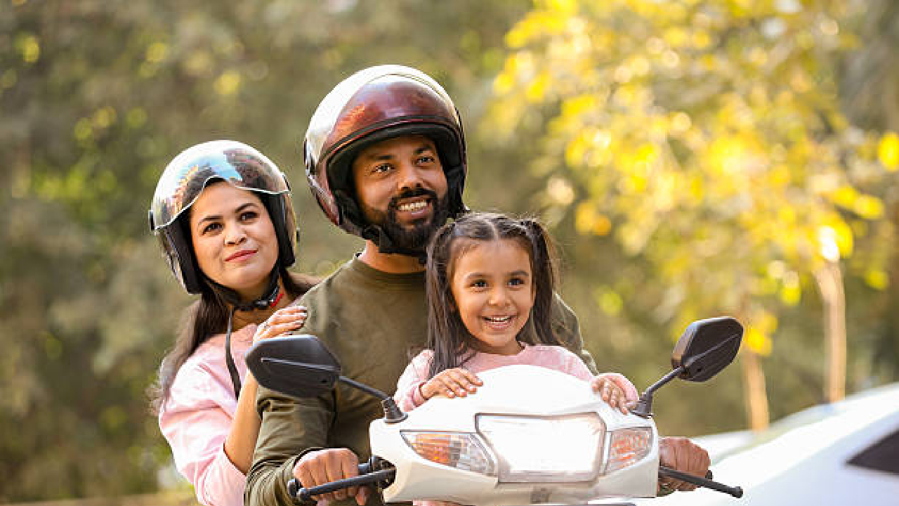 9 महिन्यांच्या मुलांना गाडीवर बसवताय? मग ‘या’ राज्याने केलेला नियम वाचाच; नाहीतर…