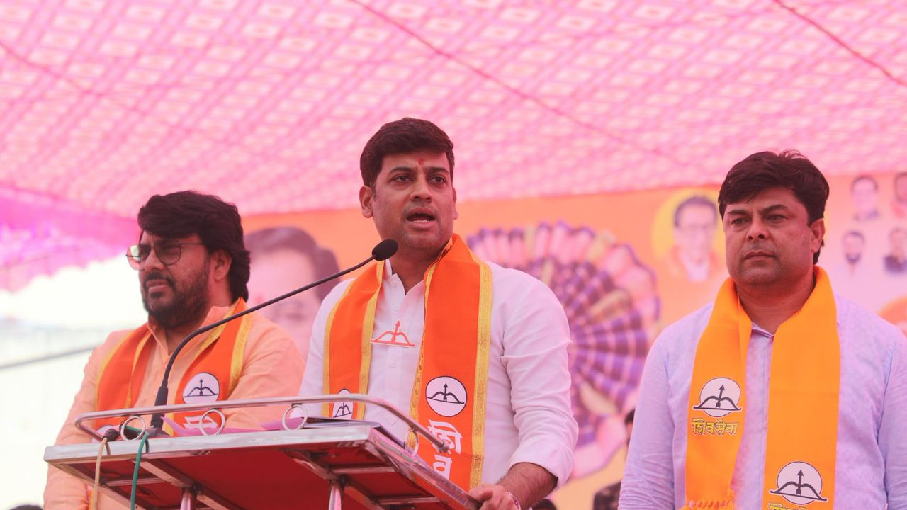 Maharashtra Politics: “हे सर्वसामान्यांचे नेतृत्व, भ्रष्टाचाऱ्यांना…”; श्रीकांत शिंदेंचा विरोधकांवर घणाघात