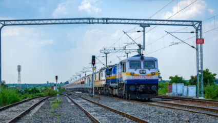 प्रवाशांची होणारी अतिरिक्त गर्दी कमी करण्यासाठी Central Railway चा मोठा निर्णय; विशेष गाड्यांच्या कालावधीत…