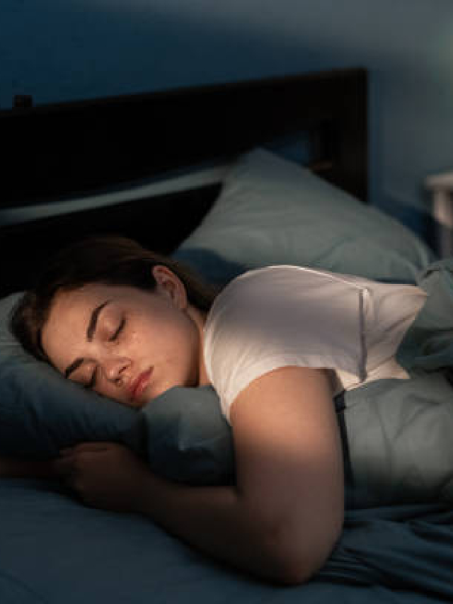 'हे' ड्रिंक्स प्यायल्याने रात्री येईल सुखाची झोप