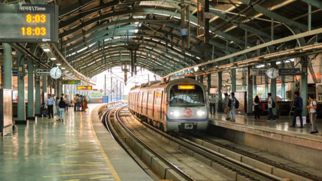 मोठी बातमी! ‘या’ कारणासाठी थेट बंगळूर मेट्रो स्टेशन उडवून देण्याची धमकी; अधिकारी देखील चक्रावले