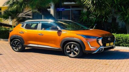 कार खरेदीदारांसाठी आनंदाची बातमी! ब्रेझा आणि नेक्सॉनला टक्कर देणाऱ्या या SUV वर 90000 पर्यंतची सूट; ऑफर फक्त नोव्हेंबरपर्यंत…