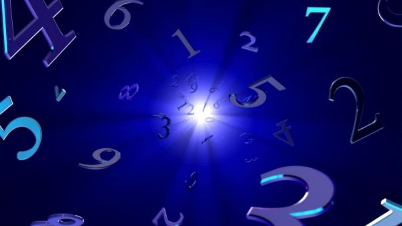 Numerology: सूर्यदेवाच्या आशीर्वादाने या मूलांकांच्या लोकांना समजात मिळेल मान सन्मान