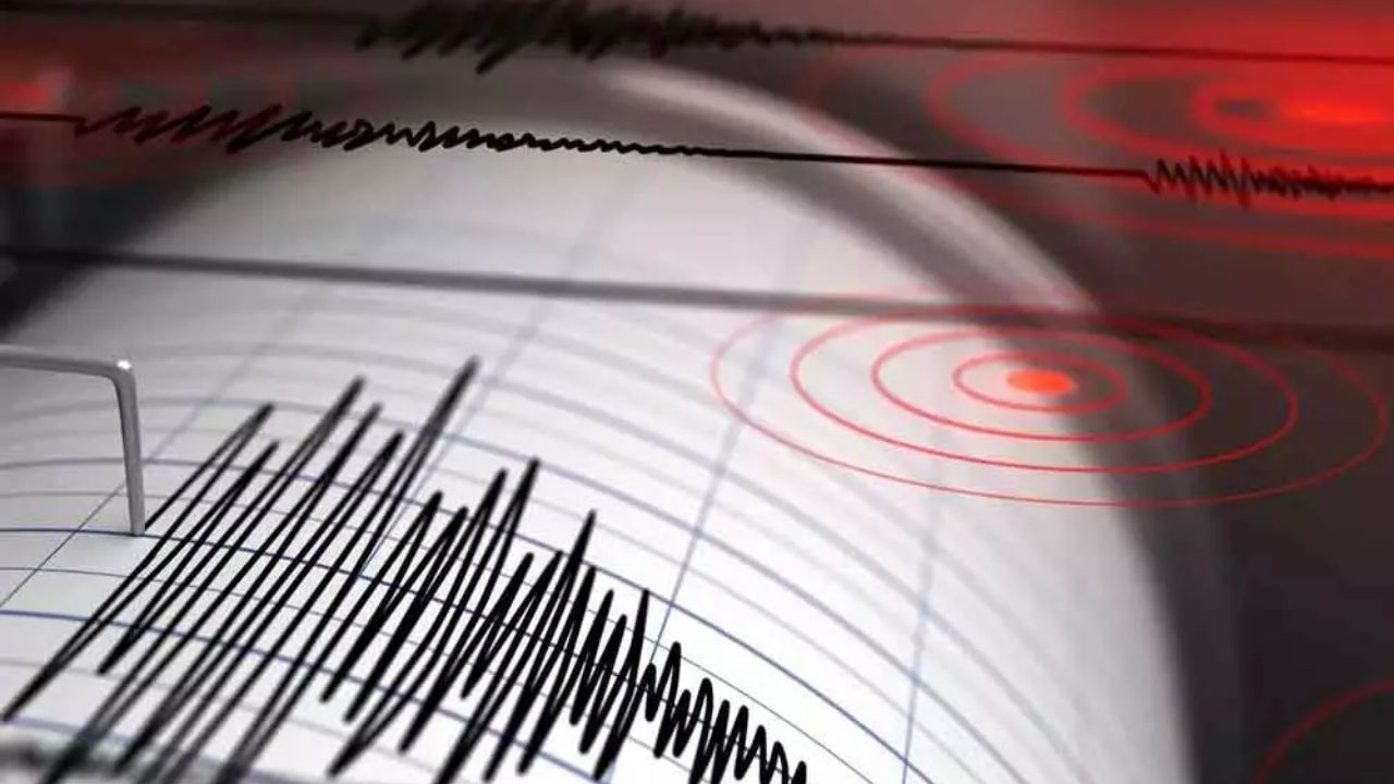 Earthquake Update : पाकिस्तानला पहाटे 5.2 तीव्रतेचा भूकंपाचा धक्का; उत्तरेकडील भाग हादरला, केंद्र अफगाण सीमेवर