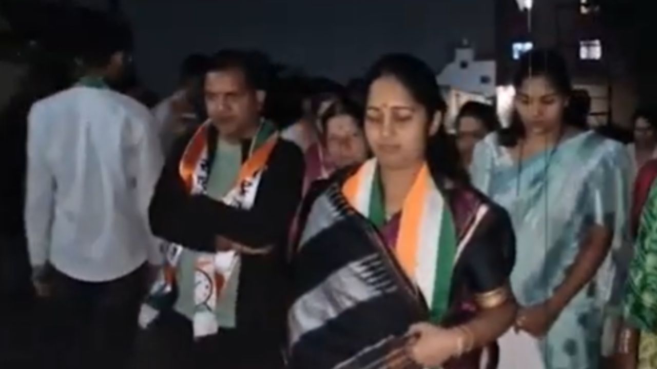 Pune Leopard : बिबट्याच्या दहशतीने जिल्ह्यात उमेदवारांसमोर रात्रीच्या प्रचाराचा प्रश्न Pune Leopard : बिबट्याच्या दहशतीने जिल्ह्यात उमेदवारांसमोर रात्रीच्या प्रचाराचा प्रश्न