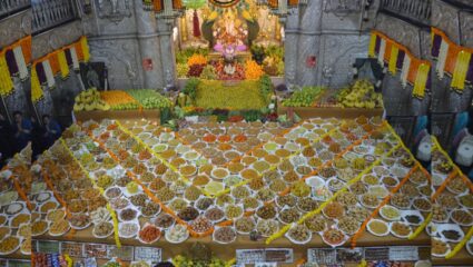 Pune News: पुण्यात त्रिपुरारी पौर्णिमेचा मोठा उत्साह! श्रीमंत दगडूशेठ गणपतीला अन्नकोटात ५२१ पदार्थांचा महानैवेद्य