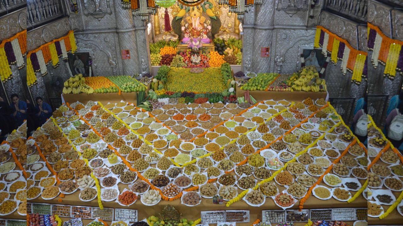 Pune News: पुण्यात त्रिपुरारी पौर्णिमेचा मोठा उत्साह! श्रीमंत दगडूशेठ गणपतीला अन्नकोटात ५२१ पदार्थांचा महानैवेद्य