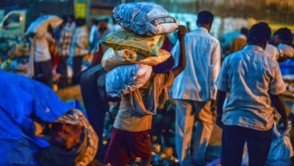 New Labor Code: देशात नवीन कामगार संहिता लागू! वेळेवर पगार, समान वेतन आणि सामाजिक सुरक्षेची ४० कोटी कामगारांना हमी