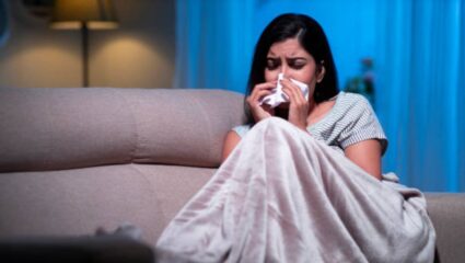 गारव्यामुळे सतत सर्दी खोकला होतो? मग आजीबाईच्या बटव्यातील ‘हा’ पारंपरिक उपाय ठरेल शरीरासाठी प्रभावी, घशातील खवखव होईल दूर