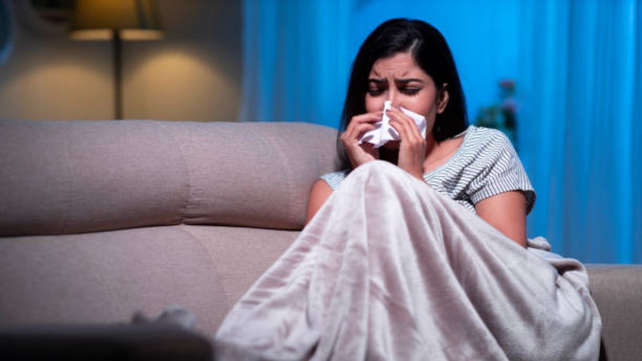 गारव्यामुळे सतत सर्दी खोकला होतो? मग आजीबाईच्या बटव्यातील ‘हा’ पारंपरिक उपाय ठरेल शरीरासाठी प्रभावी, घशातील खवखव होईल दूर