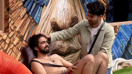 Bigg Boss 19 : भाऊ अरमानला पाहून अमाल मलिक भावूक, बिग बाॅसच्या घरात दोन्ही भावांमध्ये जुगलबंदी, पहा Video