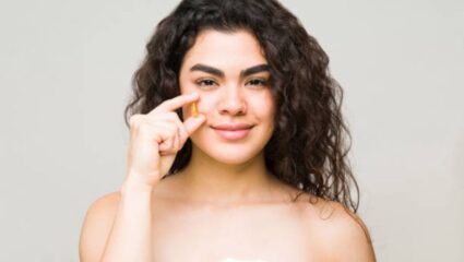 ‘या’ घरगुती पदार्थांच्या वापरामुळे आठवडाभरात चेहऱ्यावर येईल चमकदार ग्लो, थंडीत राहील मुलायम आणि सॉफ्ट त्वचा