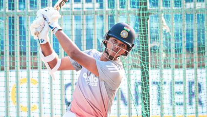 गुवाहाटी कसोटी भारताला होणार फायदा… का म्हणाला असं आकाश चोप्रा? पहिल्या पराभवानंतर मालिकेत बरोबरी करण्याची संधी