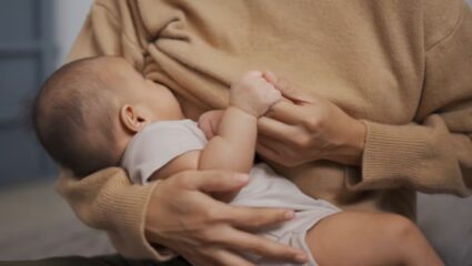 नवजात बालकांसाठी आईचे दूध ठरतंय विष! दुधातील यूरेनियममुळे बालकांमध्ये वाढतोय कॅन्सरचा धोका, जाणून घ्या सविस्तर