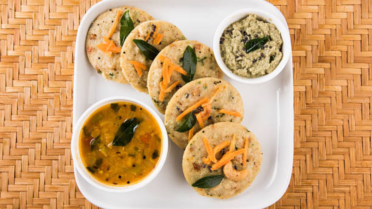 तांदूळ डाळीचा वापर न करता सोप्या पद्धतीमध्ये नाश्त्यासाठी बनवा लुसलुशीत व्हेजिटेबल इडली! नोट करून घ्या रेसिपी