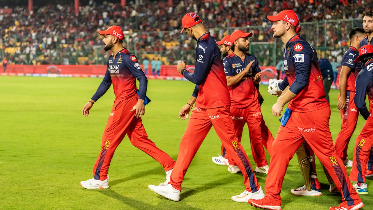 RCB विक्रीसाठी तयार, घोषणा झाली…! जाणून घ्या कधी मिळणार विराट कोहलीच्या संघाला नवीन मालक?