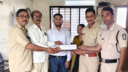 Vaijapur: साडेतीन लाखांच्या लालसेवर माणुसकीचा विजय! वैजापूर बसस्थानकातील घटनेने दिला संदेश