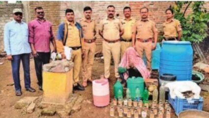 Akola News: उरळ पोलिसांचा ‘दणका’! एकाच दिवशी पाच दारू विक्रेत्यांवर धाड; लाखोंचा मुद्देमाल जप्त