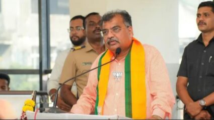 KDMC Election 2026: कल्याण डोंबिवलीत शिवसेना-भाजप युतीत तुटणार; रवींद्र चव्हाणांचे सूचक संकेत