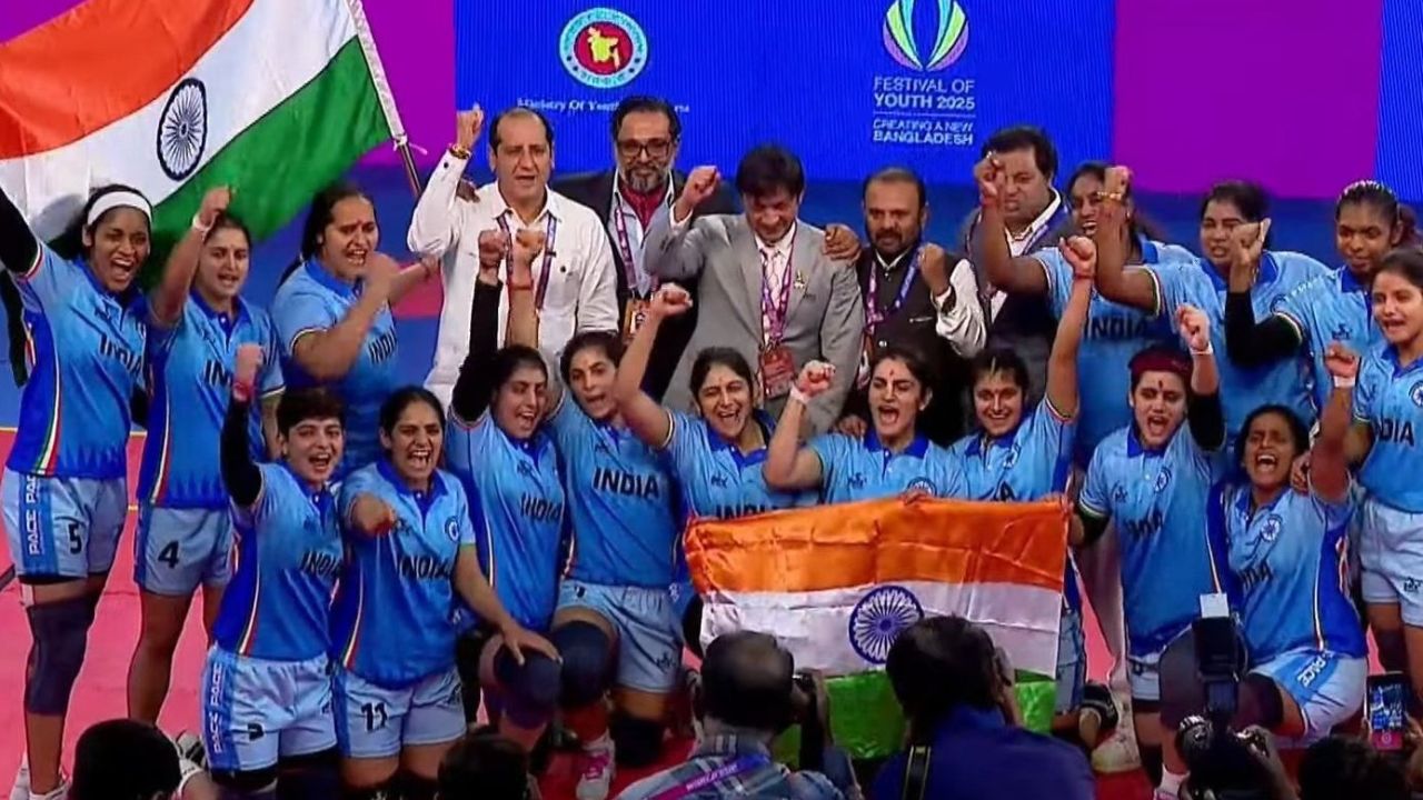 Women’s Kabaddi World Cup: भारतीय पोरींचा गाजावाजा! कबड्डी विश्वचषक जिंकून रचला इतिहास, महिला टीमची ‘डबल हॅटट्रिक’