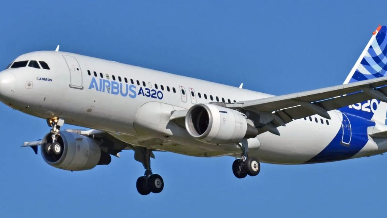 Airbus A320 विमानांमध्ये सॉफ्टवेअर बिघाड: इंडिगो आणि एअर इंडियाच्या 350 हून अधिक उड्डाणे रद्द