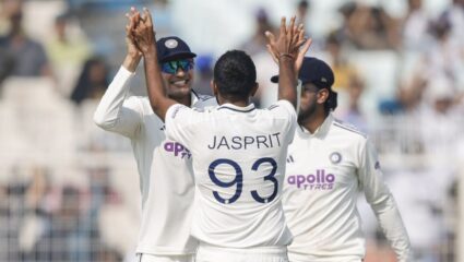 IND vs SA : भारताच्या संघाने दक्षिण आफ्रिकेला 159 धावांवर पहिल्या डावात गुंडाळलं! जसप्रीत बुमराहच्या हाती लागला पंजा