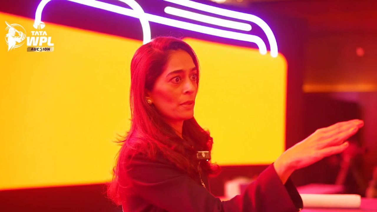 WPL Auction 2026 : पहिल्या WPL मेगा लिलावात बोली लावणारी मल्लिका सागर कोण आहे?