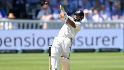 IND vs SA : कसोटी क्रिकेटमध्ये ऋषभ पंत बनला भारताचा नवा ‘सिक्सर किंग’, वीरेंद्र सेहवागला मागे टाकत रचला इतिहास