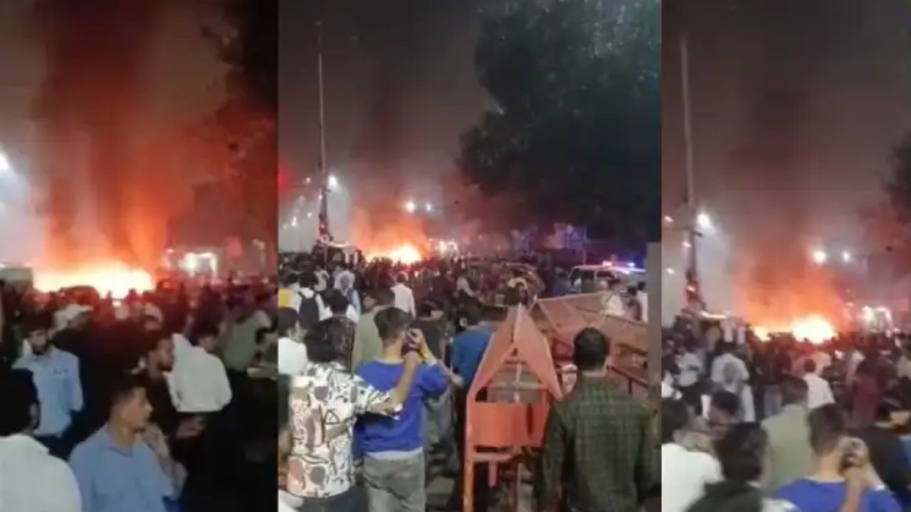 Delhi Red Fort Blast: दिल्लीतील स्फोटानंतर मुंबईत हायअर्लर्ट, वर्दळीच्या ठिकाणी पोलिसांचा बंदोबस्त वाढवला