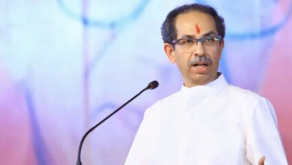 ५ ते ८ नोव्हेंबरदरम्यान उद्धव ठाकरे साधणार शेतकऱ्यांची संवाद, सत्ताधाऱ्यांच्या विरोधात सेनेचा ‘दगाबाज रे’ अभियान