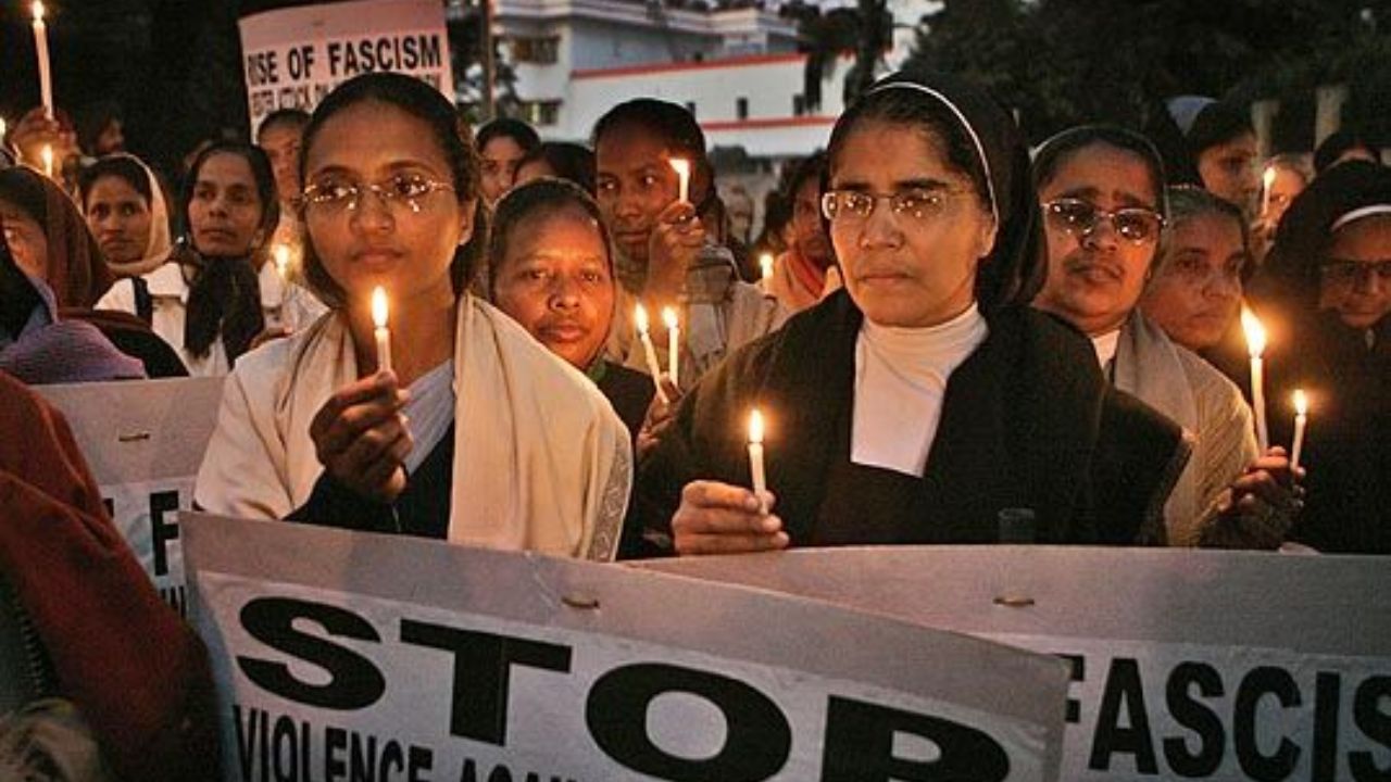 Attacks On Christians : ख्रिश्चनांविरुद्ध होणारी हिंसा थांबवा…! ‘या’ देशाला दिली जाणारी मदत थांबवण्याचे ट्रम्प यांचे आदेश