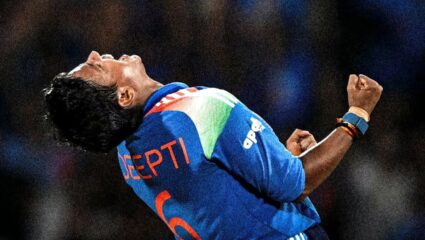 Photo : दीप्ती शर्माने असे केले जे आजपर्यंत केवळ महिला क्रिकेटमध्येच नाही तर पुरुष क्रिकेटमध्येही घडले नाही!