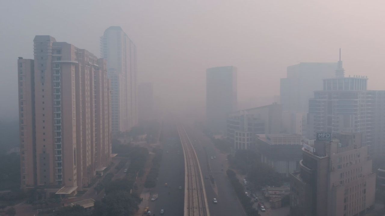 महाराष्ट्रातील हवा धोक्यात! १७ शहरांमध्ये प्रदूषणाची पातळी ‘राष्ट्रीय मर्यादे’ पलीकडे; मुंबई, MMR ची स्थिती चिंताजनक