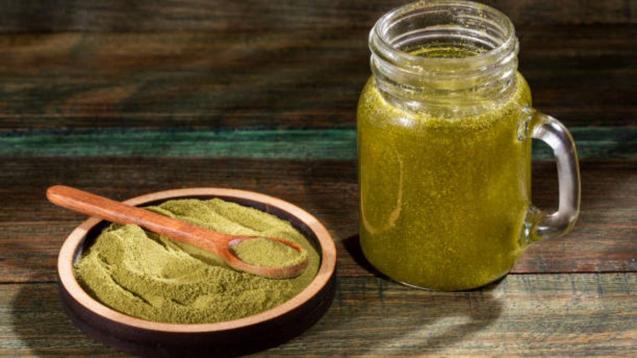 वाढलेले वजन कमी करण्यासाठी मोरिंगाच्या चहाचे सेवन करणे गुणकारी ठरेल. या चहाचे सेवन केल्यामुळे रक्तातील साखर नियंत्रणात राहते आणि शरीराचे चयापचय सुधारते.