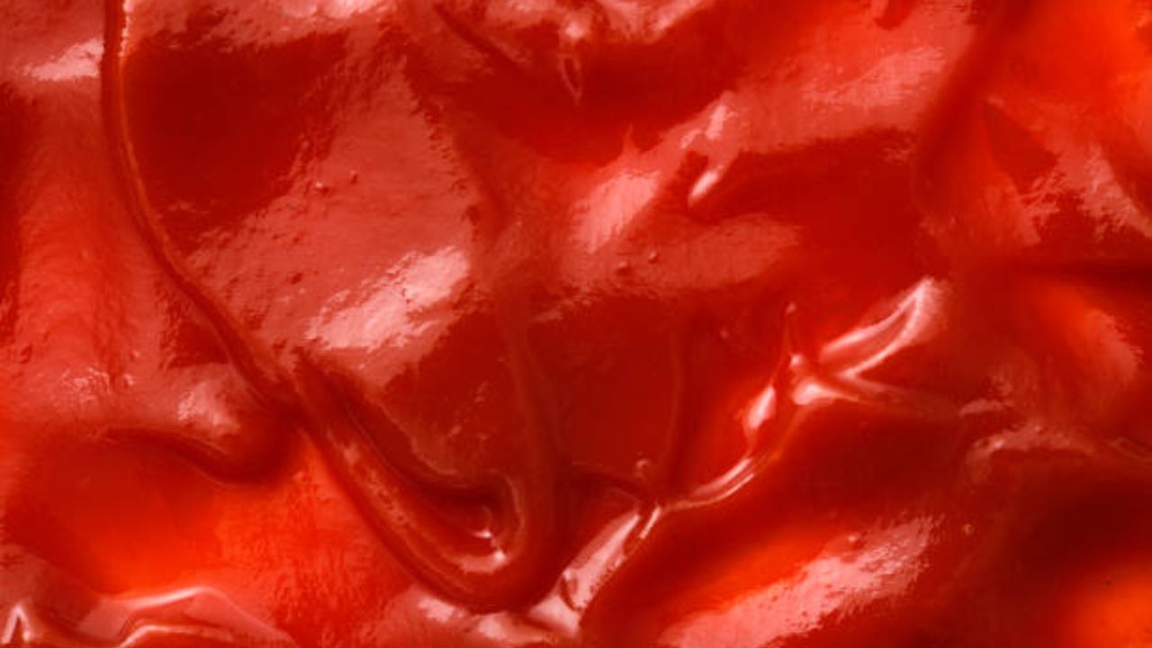 हानिकारक रंगाचा वापर करून बनवलेल्या पदार्थांचे सेवन केल्यास मानसिक आरोग्यावर गंभीर परिणाम दिसून येतात. चिडचिडेपणा, एकाग्रता कमी होणे, अतिक्रियाशीलता आणि वर्तनात होण्याची शक्यता असते. 