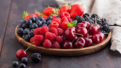 Berries Benefits:अँटिऑक्सिडंट्स युक्त बेरीजचा रोजच्या आहारात करा समावेश, कॅन्सरच्या पेशी होतील कायमच्या नष्ट