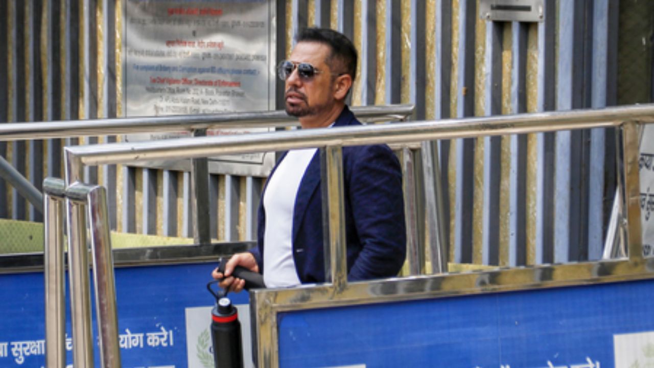Robert Vadra ED News: ‘त्या’ मनी लाँड्रिंग प्रकरणात रॉबर्ट वड्रा यांच्या अडचणी वाढल्या; ईडीकडून न्यायालयात आरोपपत्र दाखल