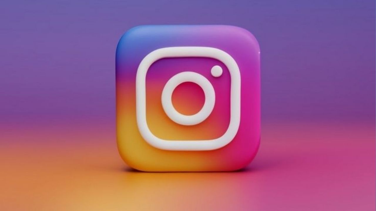 सेटिंग → नोटिफिकेशन→ पॉझ ऑल हा पर्याय निवडून तुम्ही अॅप नोटिफिकेशन्स बंद करू शकता.