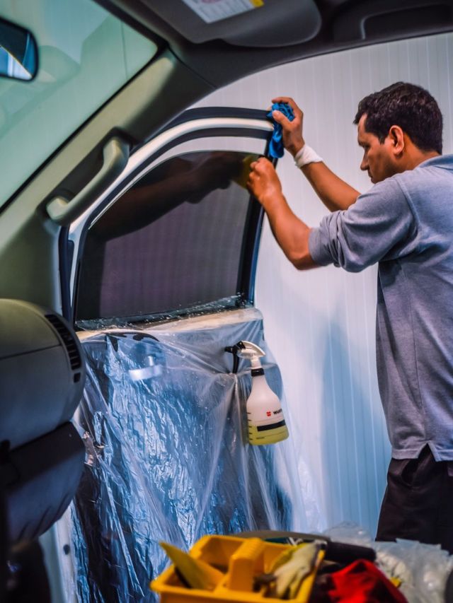 थंडीत Car Windshield वर धुकं, साफ करण्यासाठी 5 टिप्स