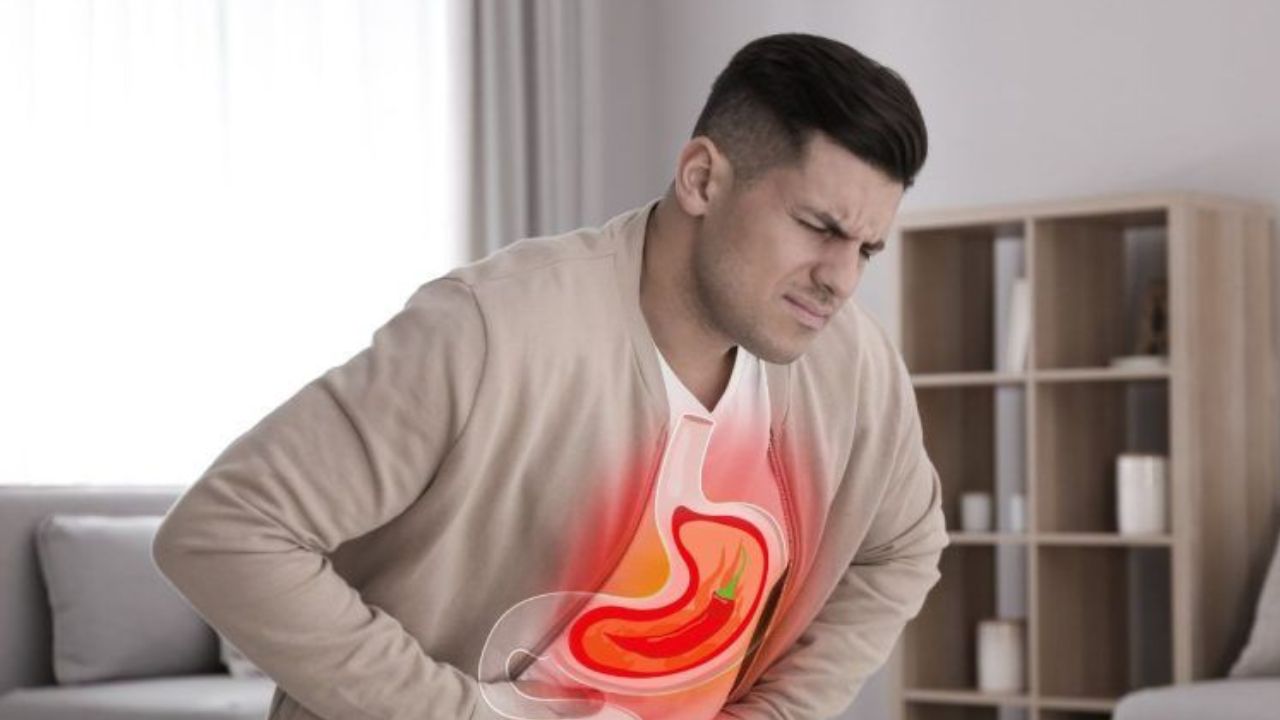 Health Care :  तुम्हाला सतत अ‍ॅसिडीटी होतेय का ? मग लाईफस्टाईलमधल्या ‘या’ छोट्या चुका आजच टाळा