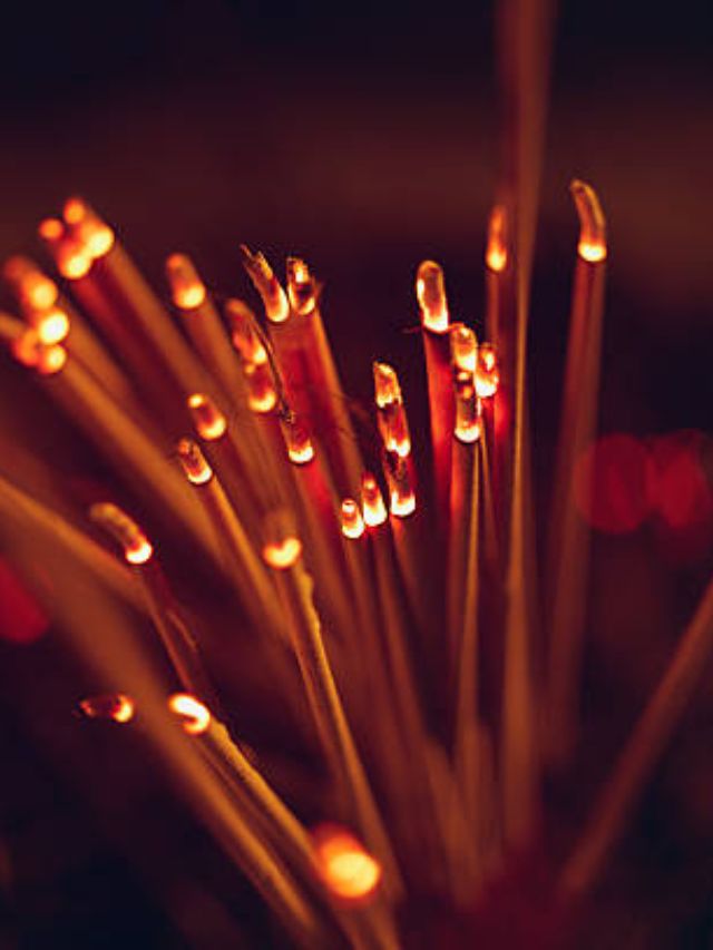 देवाच्या पूजेत अगरबत्ती लावताय, आजारांना आमंत्रण