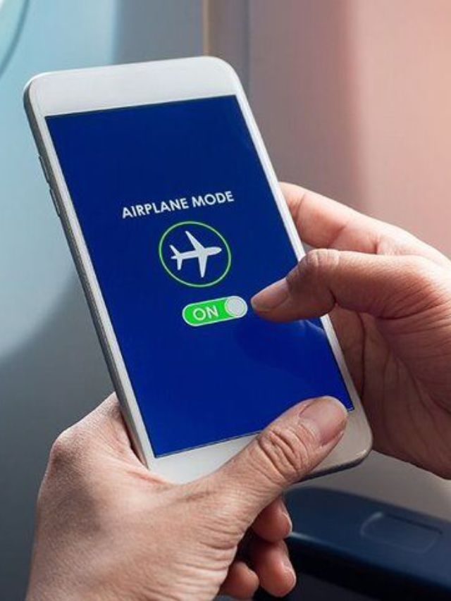 फ्लाईटमध्ये एअरप्लेन मोड चालू न केल्यास काय होत? 